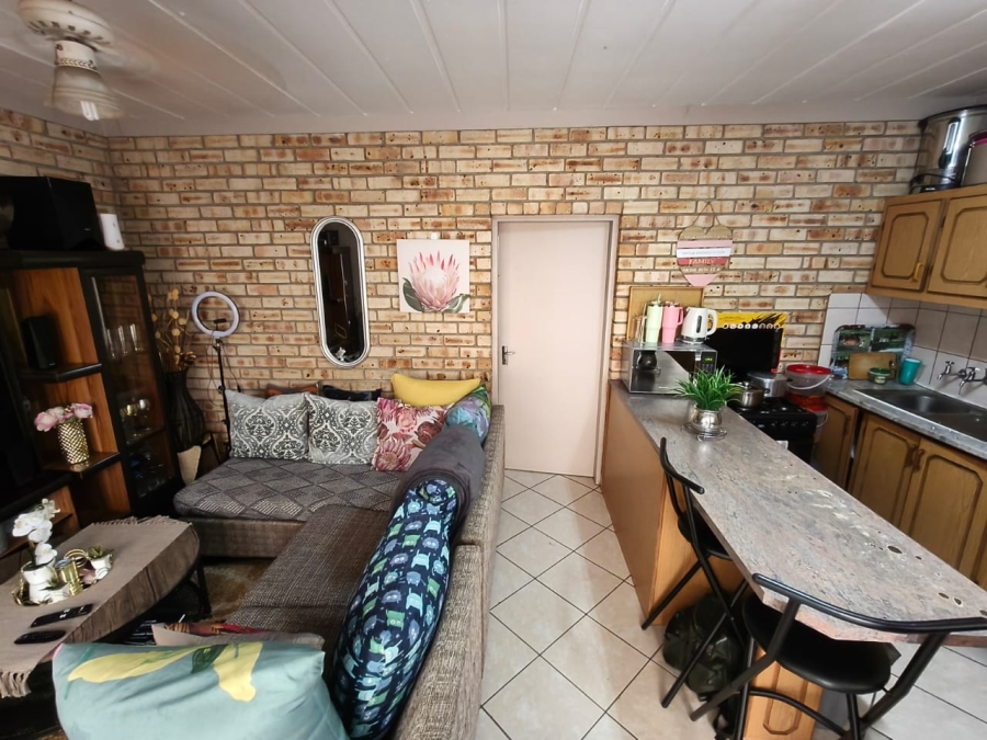 1 Bedroom Property for Sale in Rustenburg Central North West